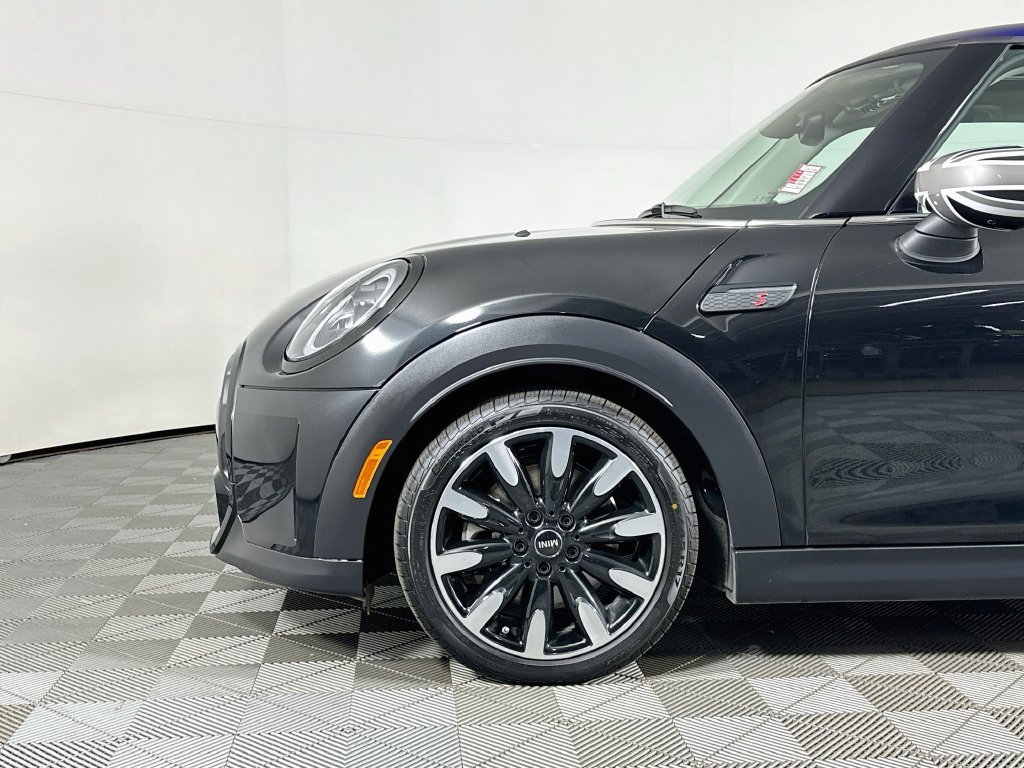 Certified Used 2023 Midnight Black MINI  image 9