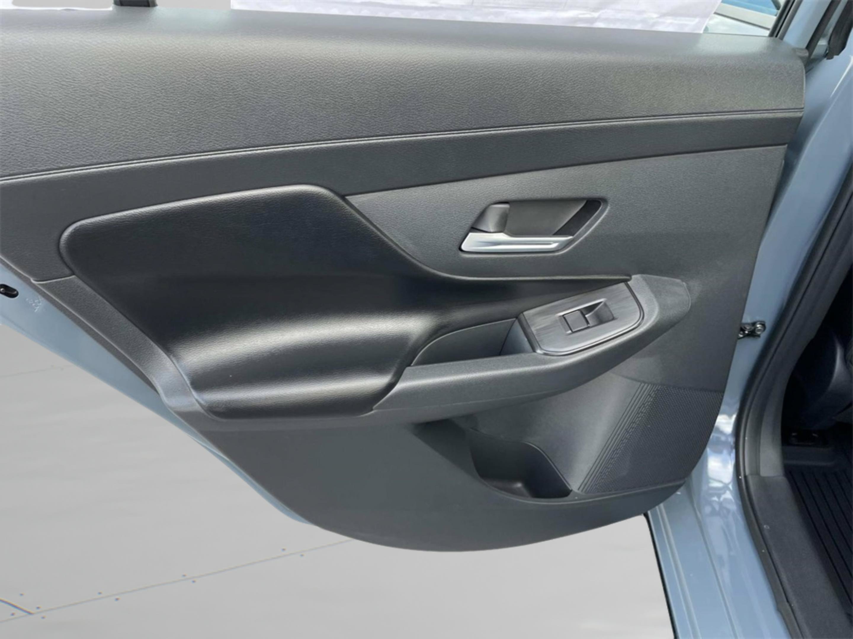 2026 Nissan Sentra SR - Photo 9