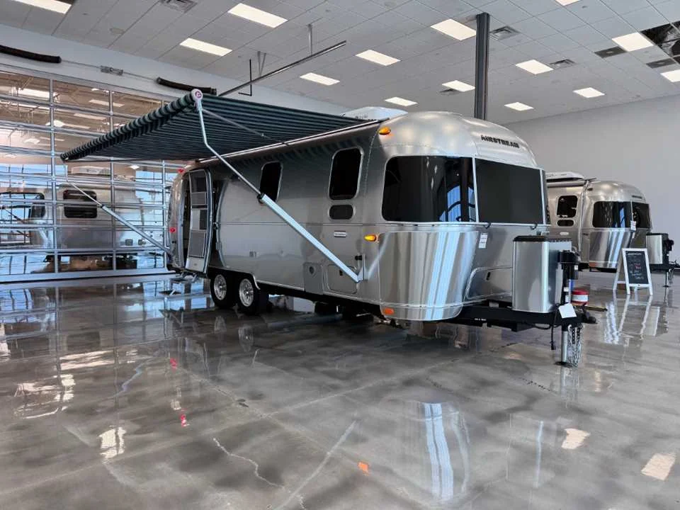 New 2027 SILVER AIRSTREAM  image 11