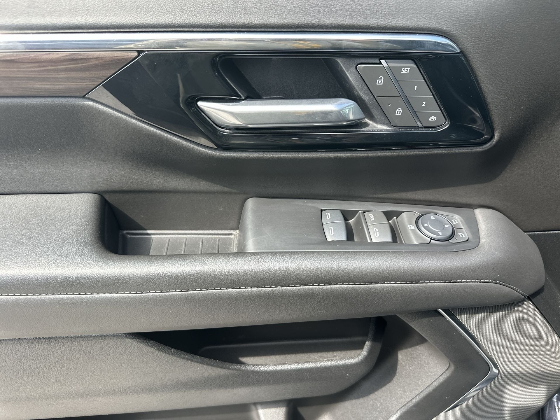 2025 Chevrolet Tahoe LT - Photo 23