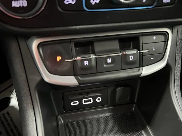 2023 GMC Terrain SLT - Photo 17