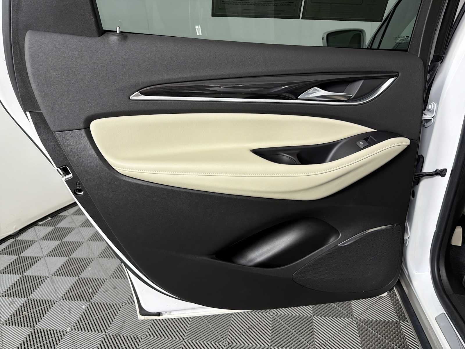 Used 2018 Includes Satin Nickel lower exterior accent color. Buick Premium image 21
