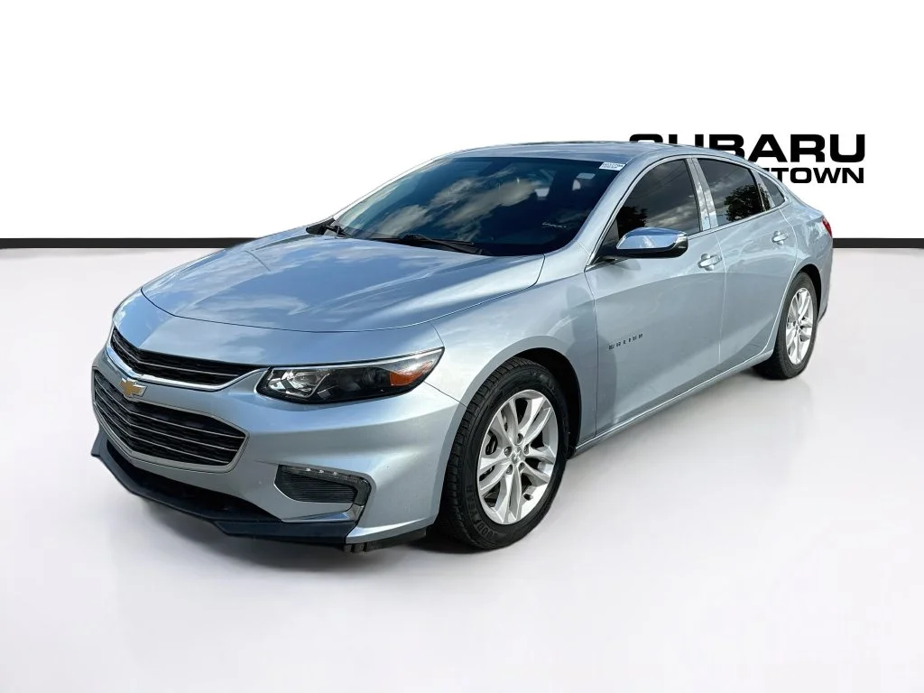 Used 2017 Blue Chevrolet LT image 3