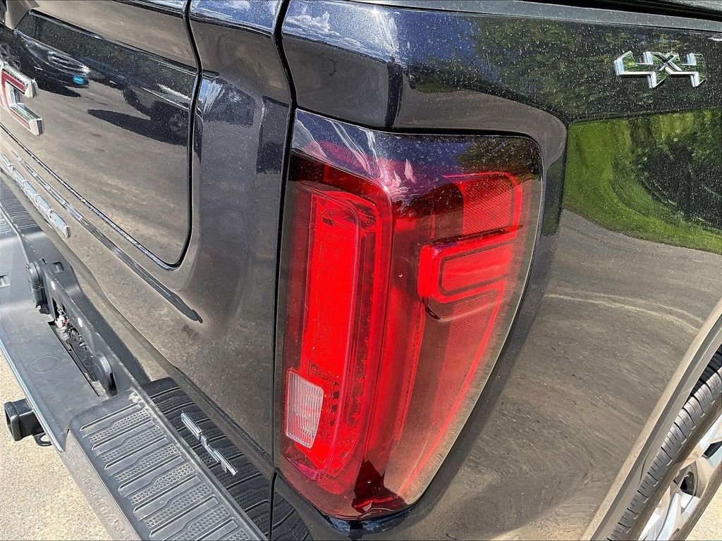 Used 2022 Silver GMC SLT image 32