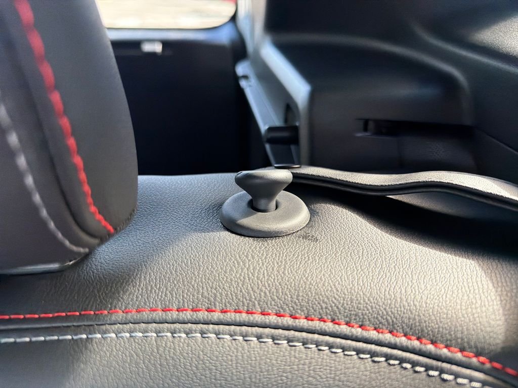 New 2026 Nissan Kicks SR 4D Sport Utility