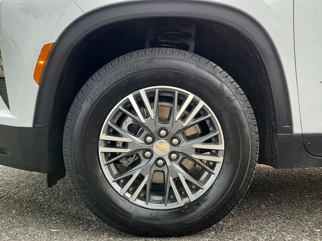 2025 Chevrolet Traverse LT - Photo 6