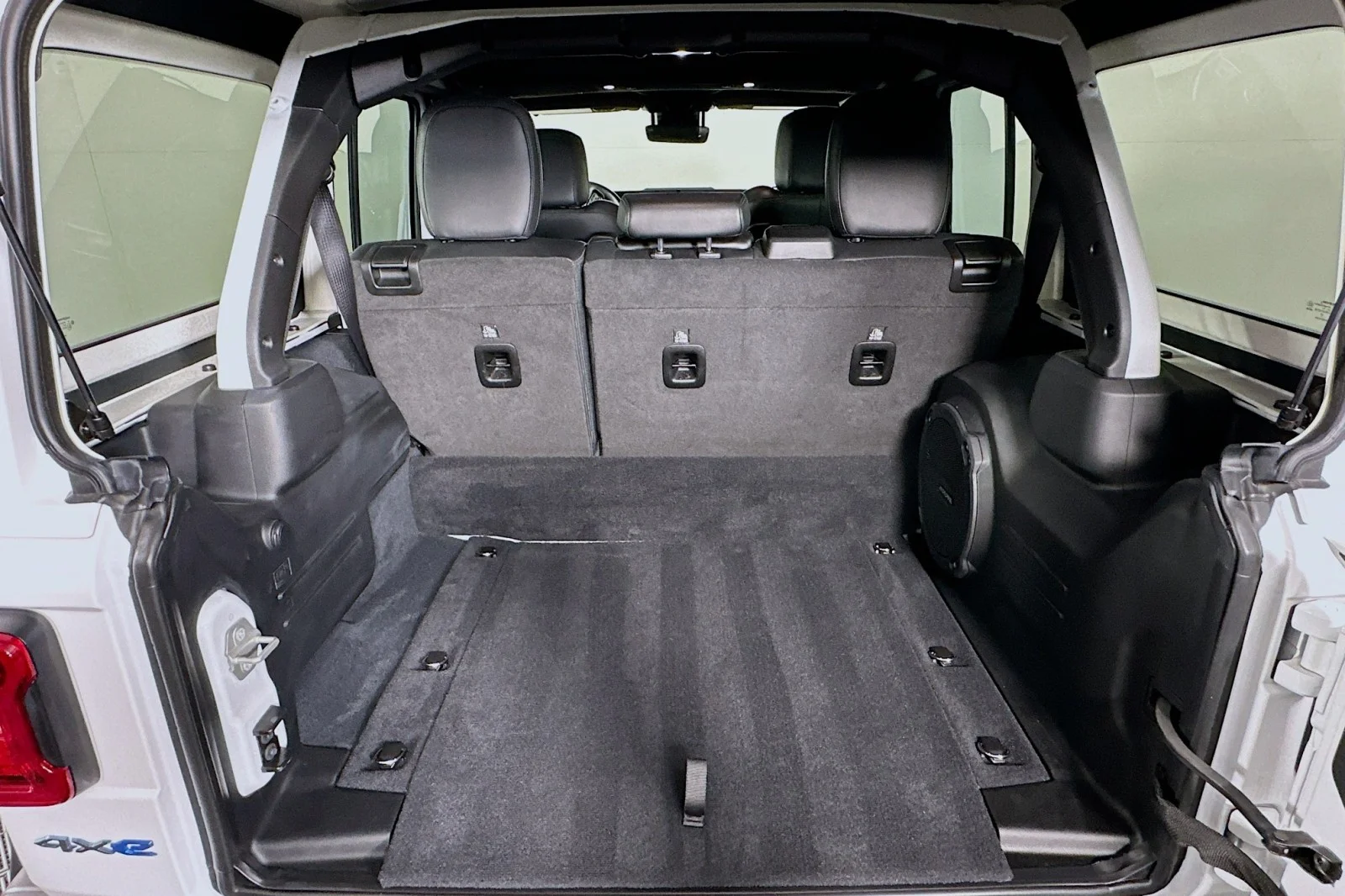 Used 2024 Bright White Clearcoat Jeep Rubicon X image 22
