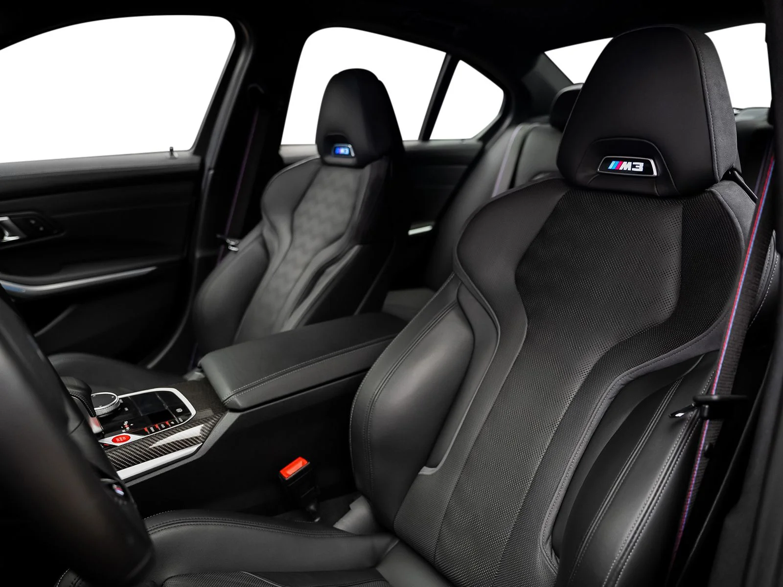 Used 2025 White BMW Competition image 35
