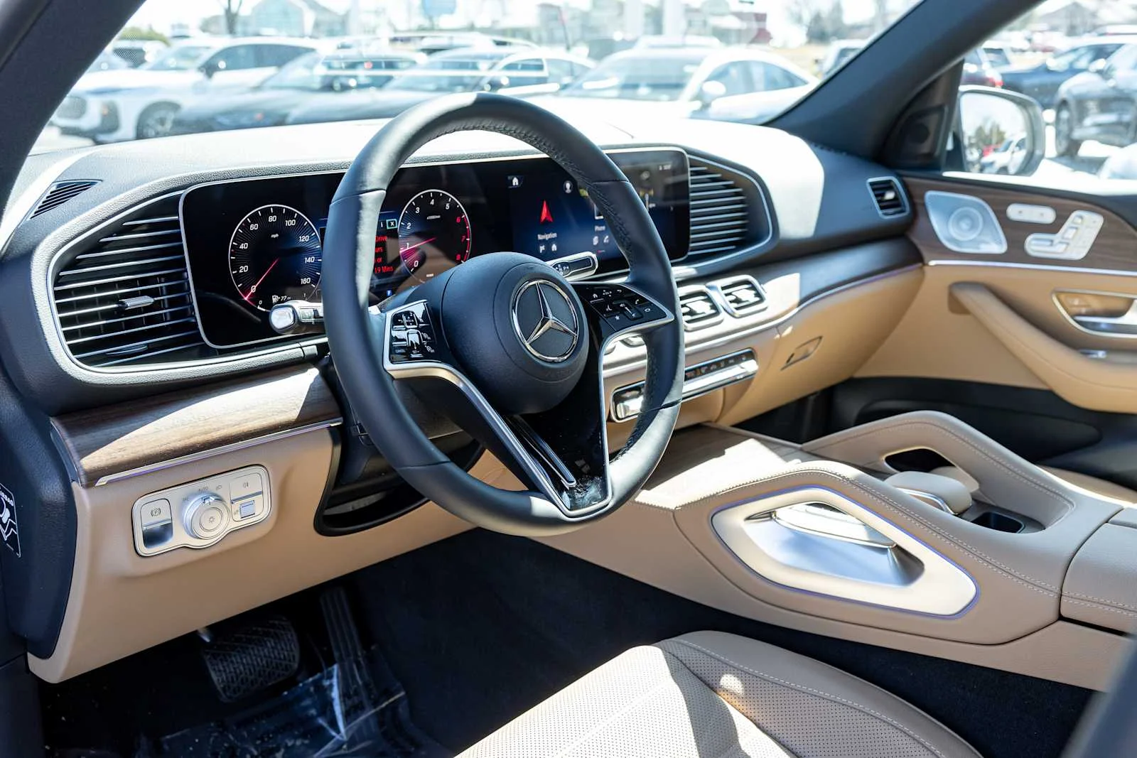 New 2026 MANUFAKTUR Moonlight White Metallic Mercedes-Benz GLE 350 image 12
