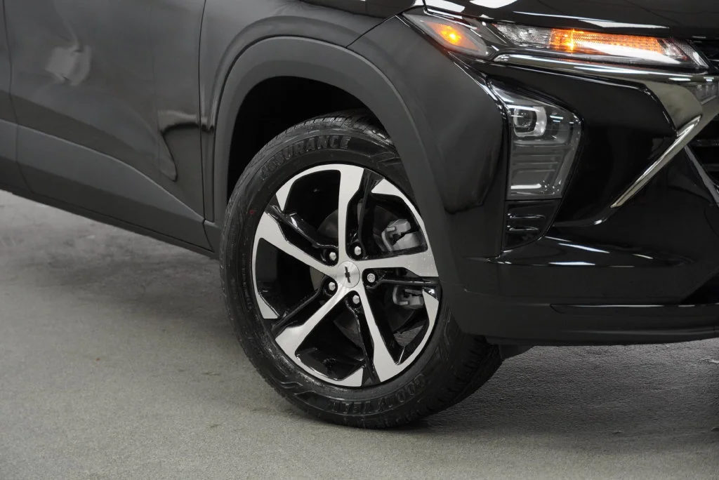 New 2026 Mosaic Black Metallic Chevrolet 1RS image 7