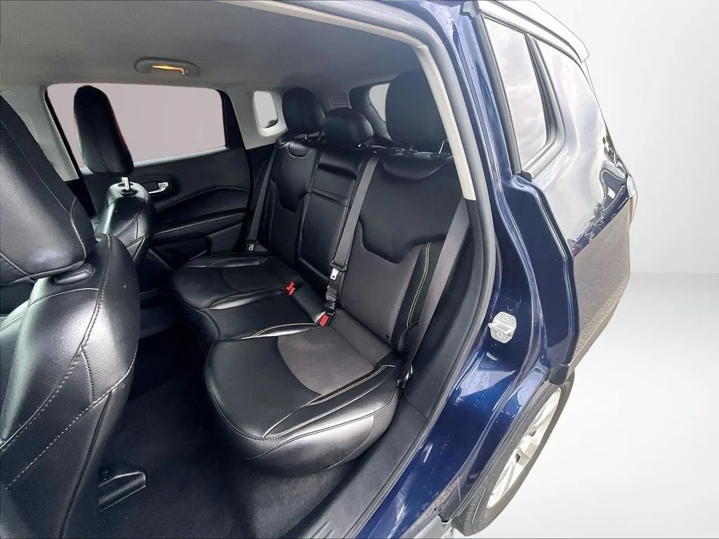 Used 2019 Blue Jeep Latitude image 27