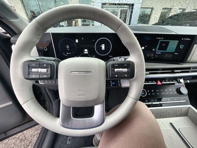 Used 2024 Green Hyundai Limited image 15