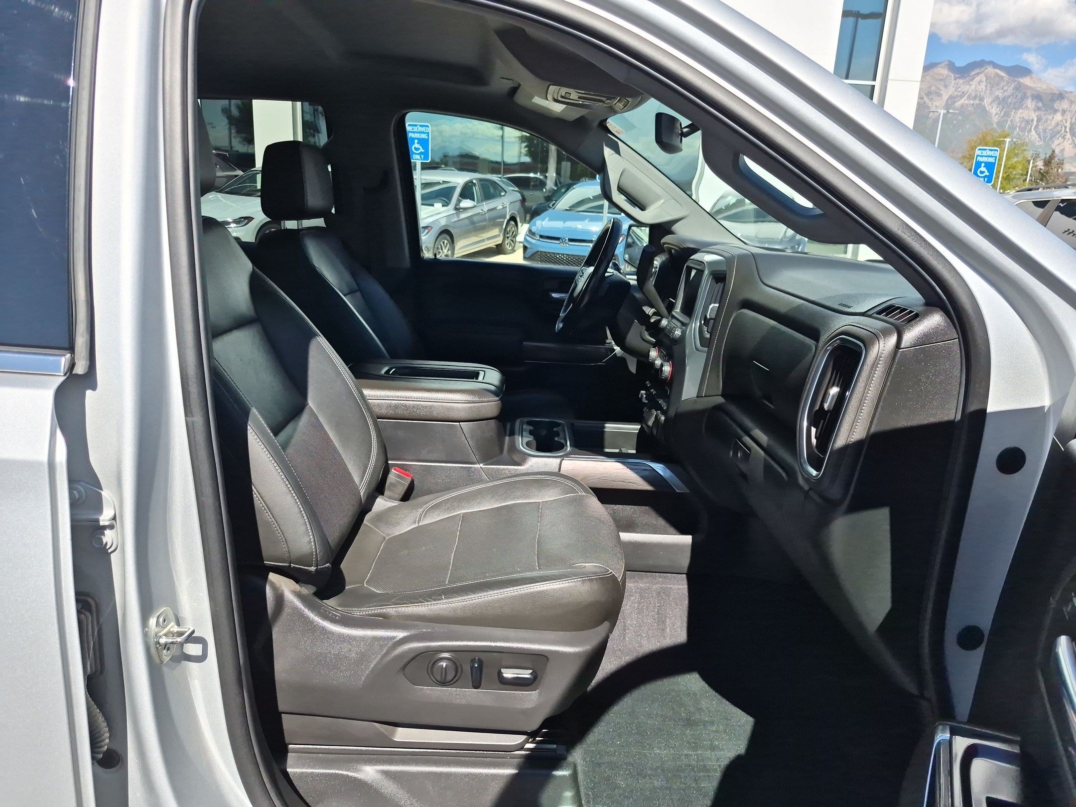 Used 2019 Silver Ice Metallic Chevrolet LTZ image 29