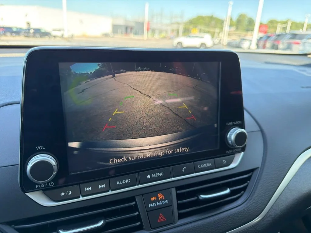 Used 2025 Gray Nissan S image 18