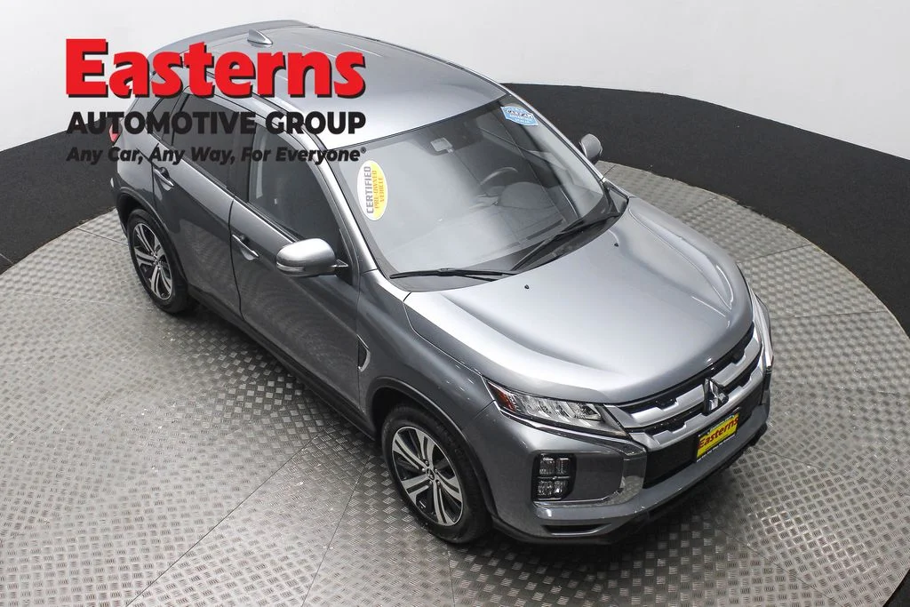 Used 2023 Gray Mitsubishi 2.0 SE image 3