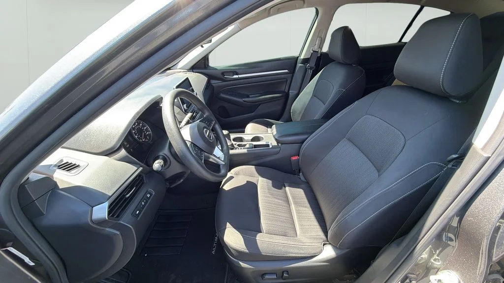 Used 2022 Gray Nissan 2.5 SV image 17