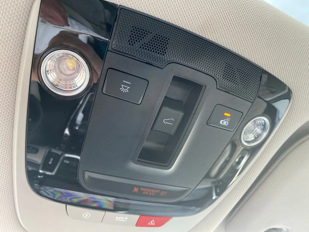 Used 2023 Silver Kia SX image 31