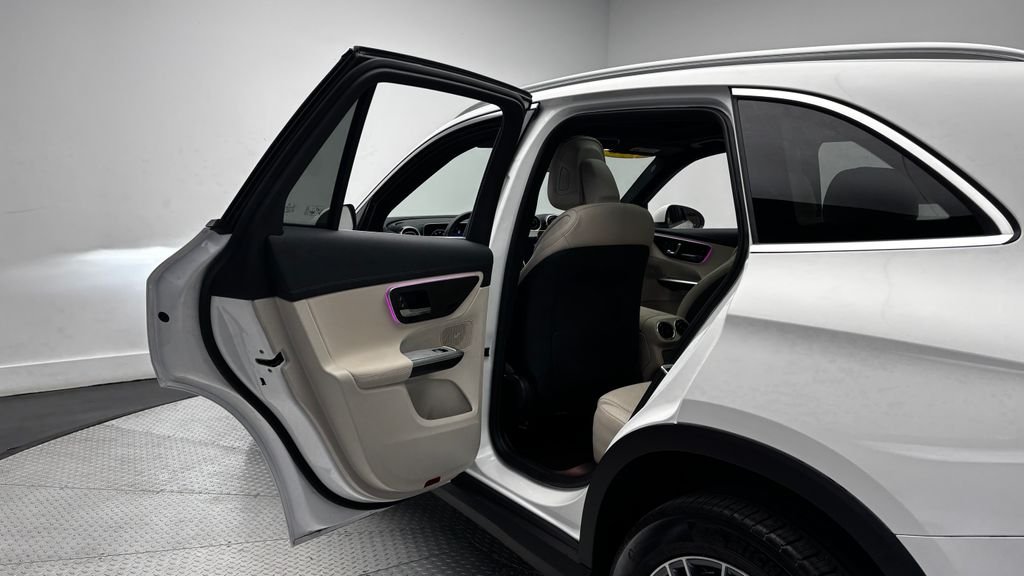 Used 2025 White Mercedes-Benz GLC 300 image 44