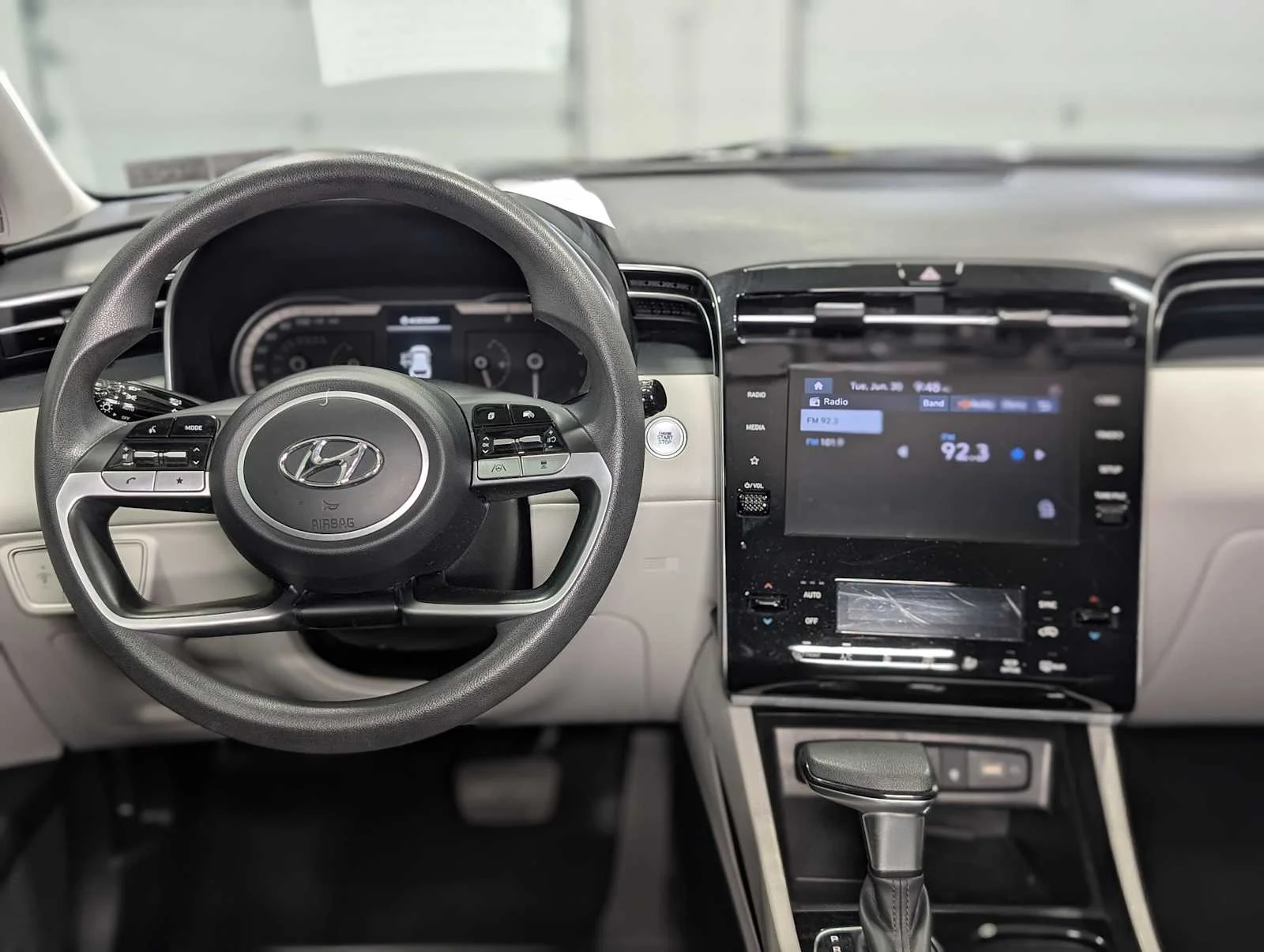 Used 2024 Hampton Gray Hyundai SEL image 5