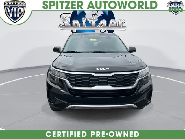 Used 2023 Black Kia LX image 3