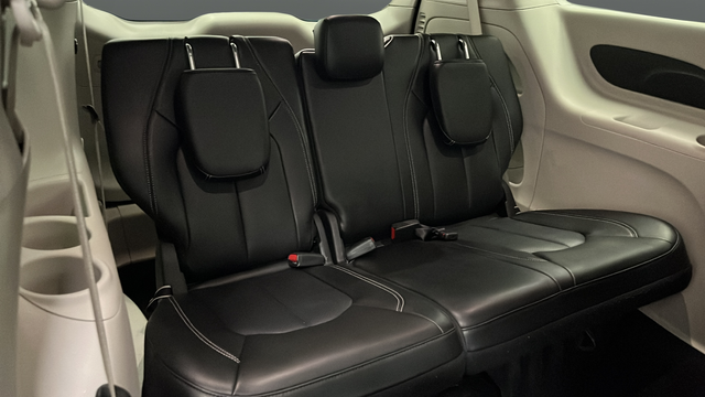 Used 2024 Brilliant Black Crystal Pearlcoat Chrysler Touring L image 25