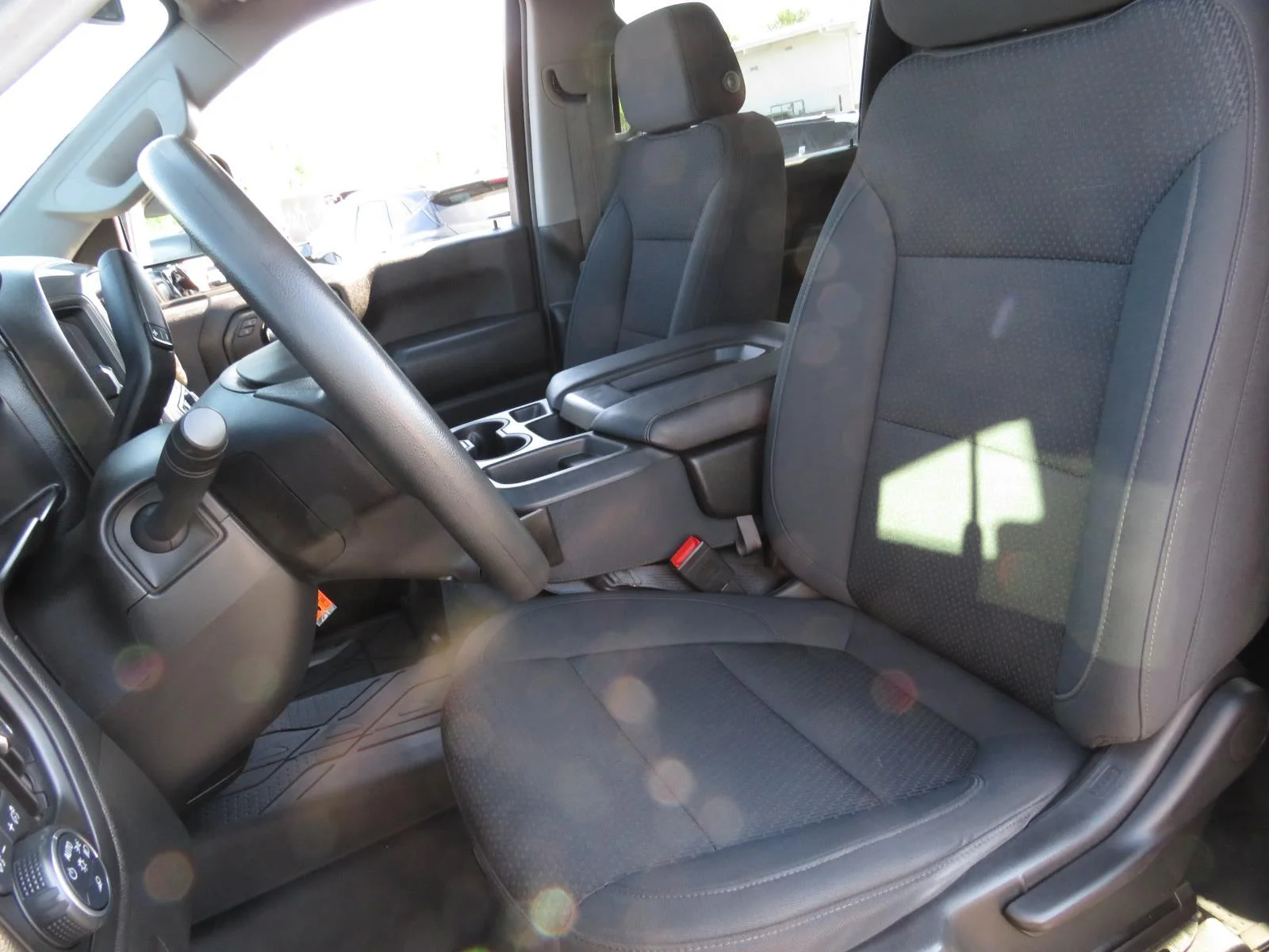 Used 2021 Silver Ice Metallic Chevrolet Custom image 23