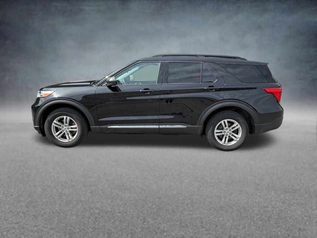 Certified Used 2023 Black Metallic Ford XLT image 2