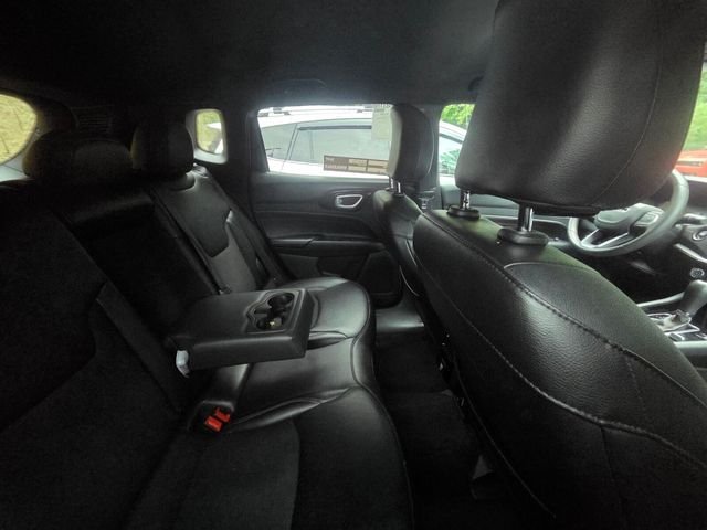 Used 2024 Silver Jeep Trailhawk image 11