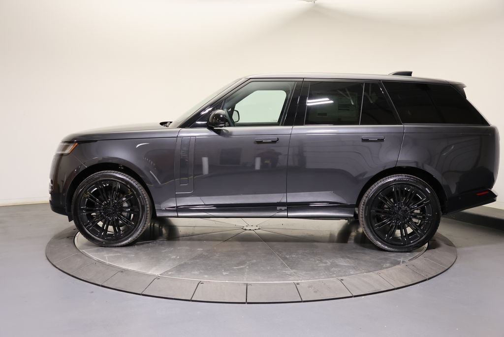 New 2026 Carpathian Grey LAND ROVER SE image 2