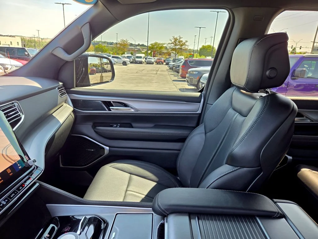 2026 Jeep Grand Wagoneer Limited Reserve - Photo 24