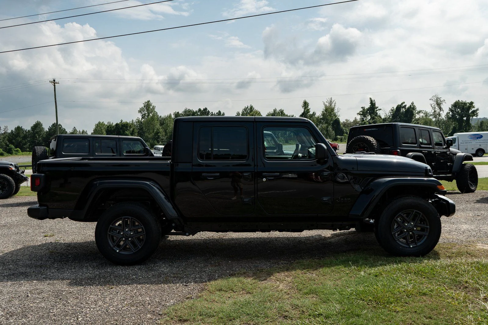 2025 Jeep Gladiator Sport S - Photo 11