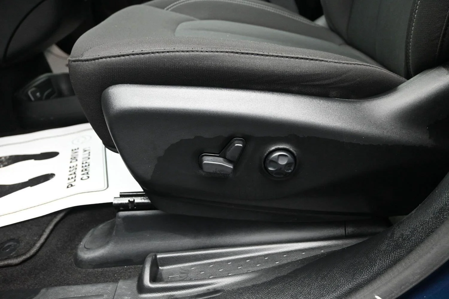 Used 2024 Fathom Blue Pearlcoat Chrysler Touring image 17
