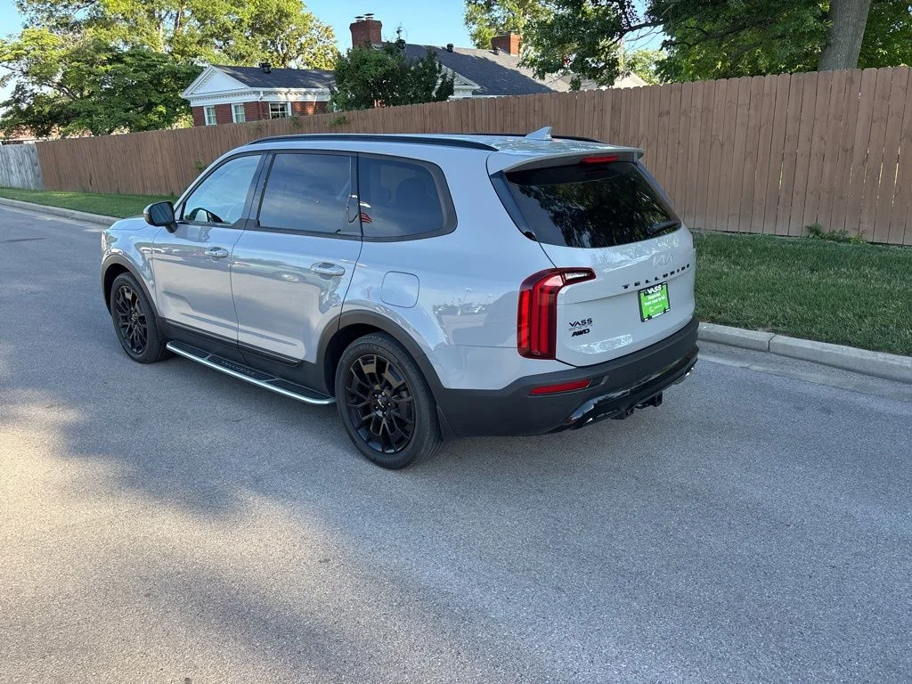 Used 2022 Gray Kia EX image 3