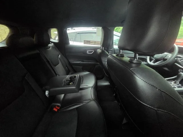 Used 2024 Silver Jeep Trailhawk image 11
