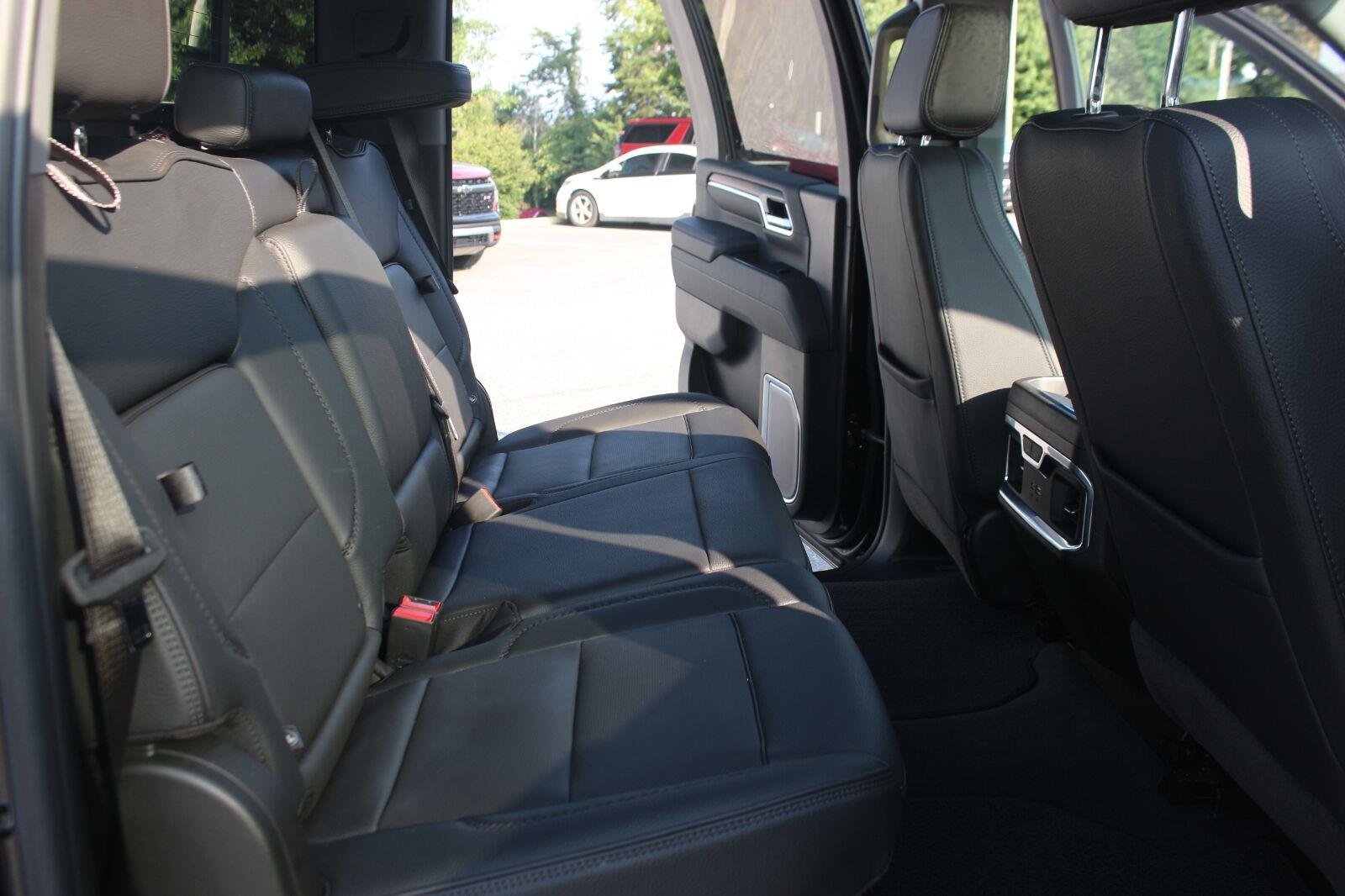 Used 2025 Onyx Black GMC Denali image 35