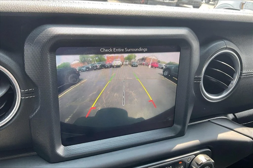 Used 2018 Black Jeep Unlimited Sahara image 19