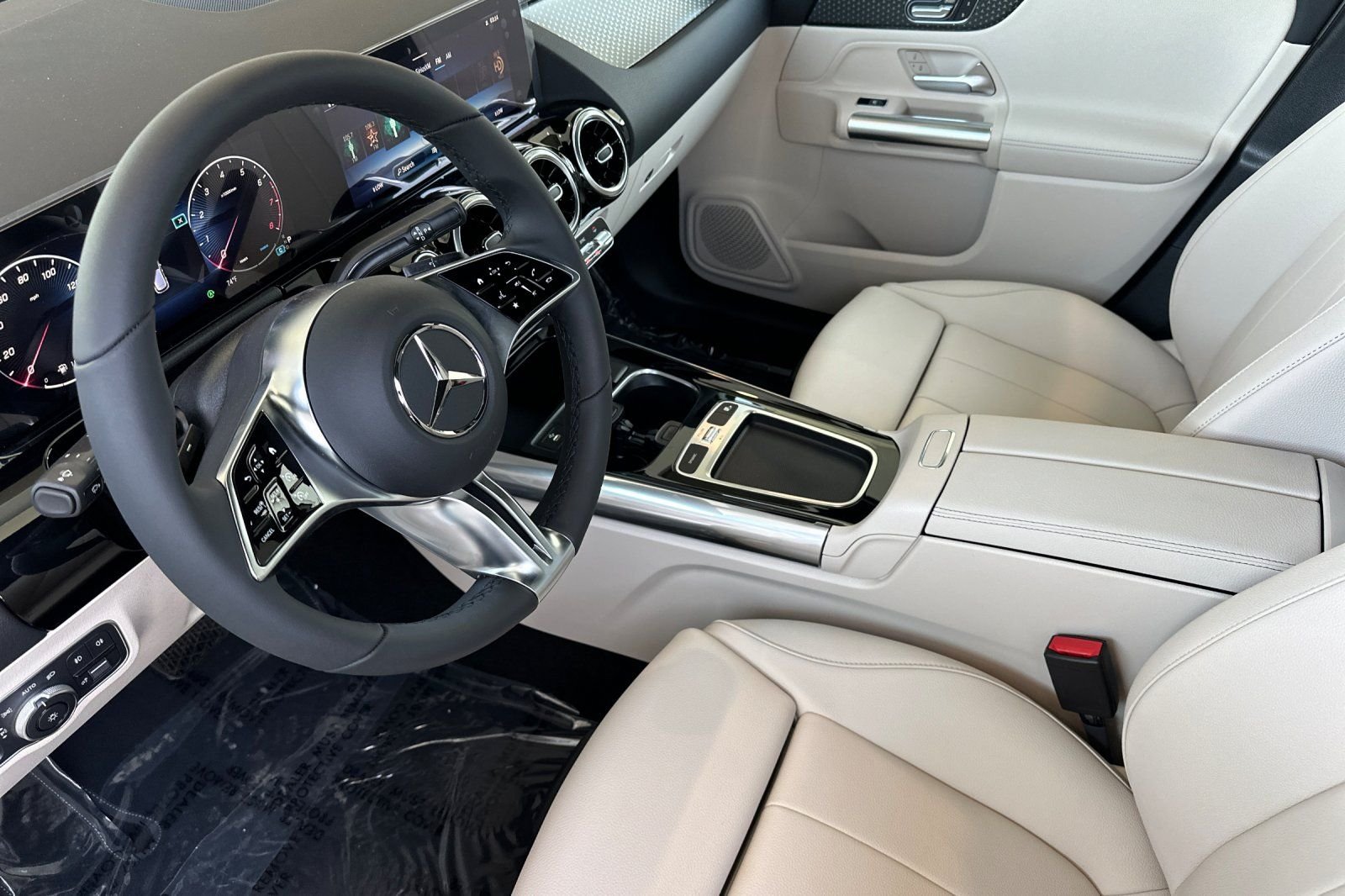 New 2026 White Mercedes-Benz GLA 250 image 10