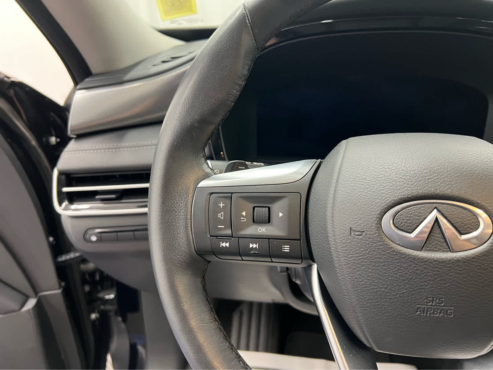 Used 2024 Mineral Black INFINITI LUXE image 28