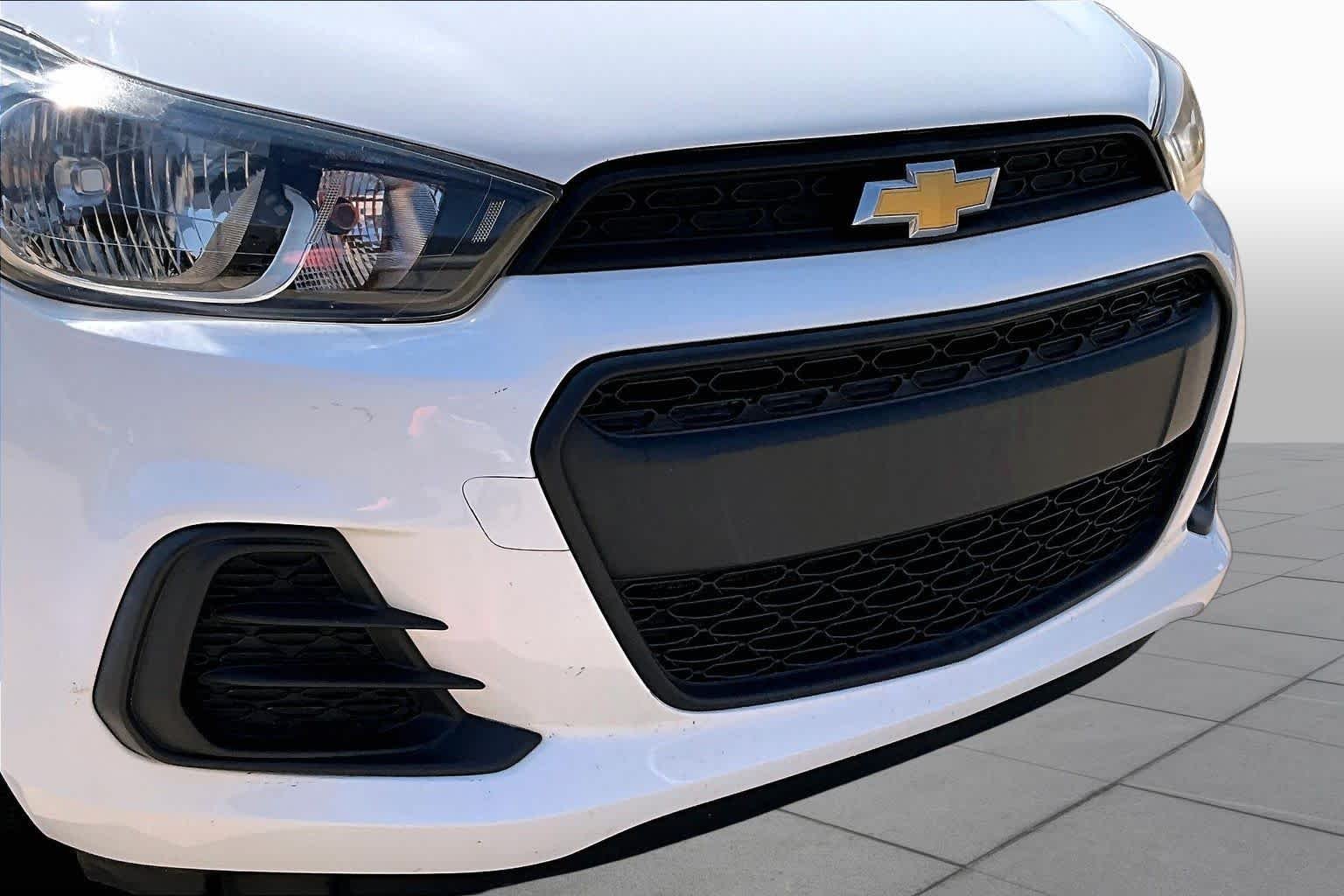 Used 2017 Summit White Chevrolet LS image 25