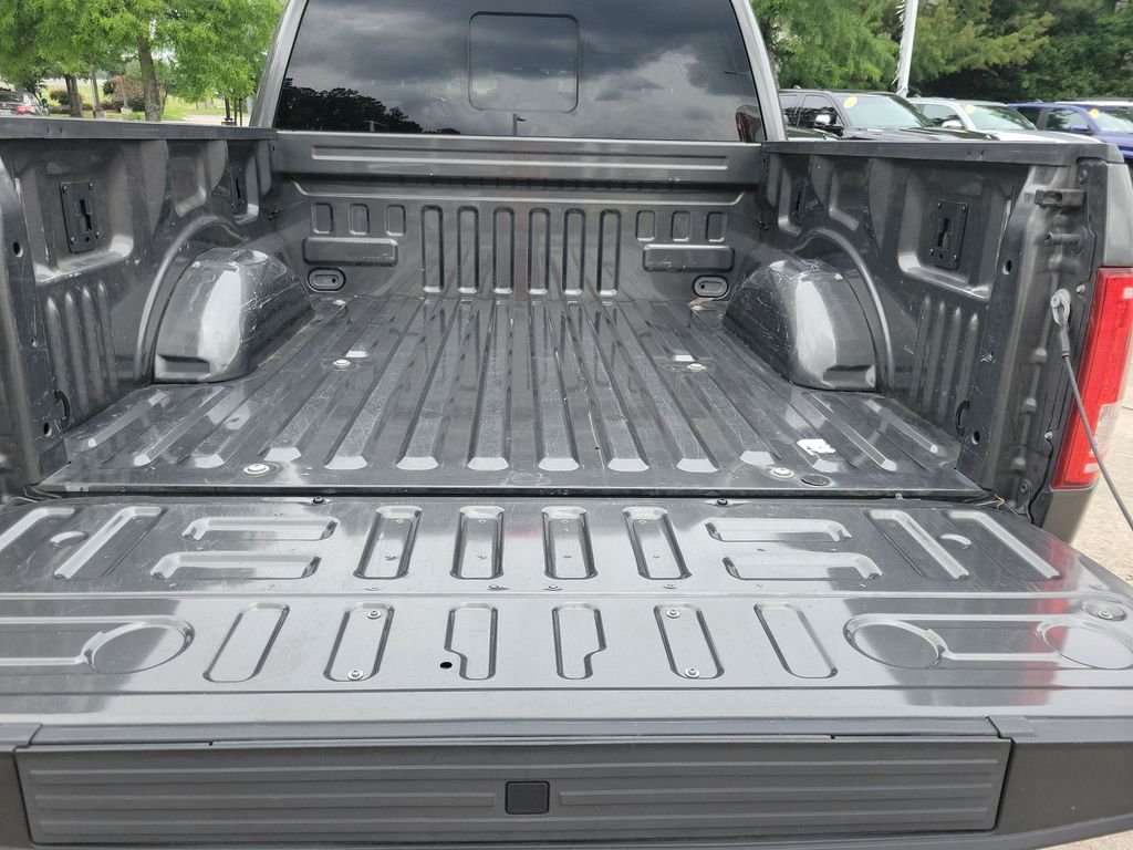 Used 2016 Gray Ford XLT image 29