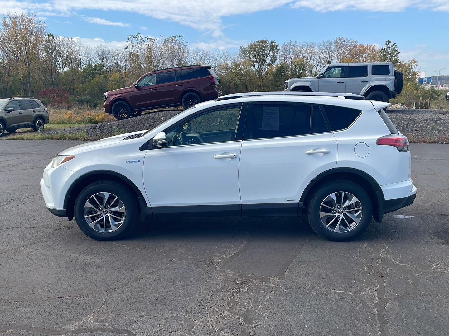 Used 2016 SUPER WHITE TOYOTA TRUCK  image 2