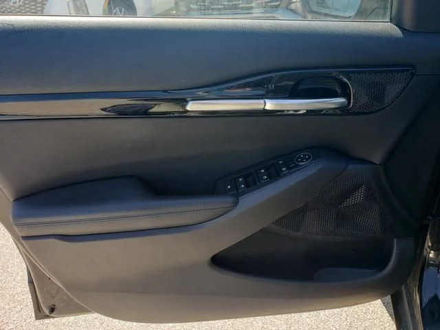 Used 2021 Black Kia S image 11
