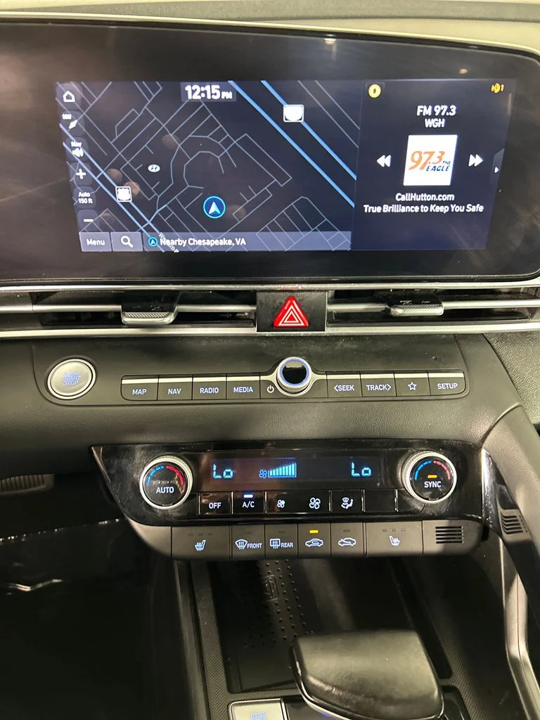 Used 2023 Black Hyundai SEL image 14
