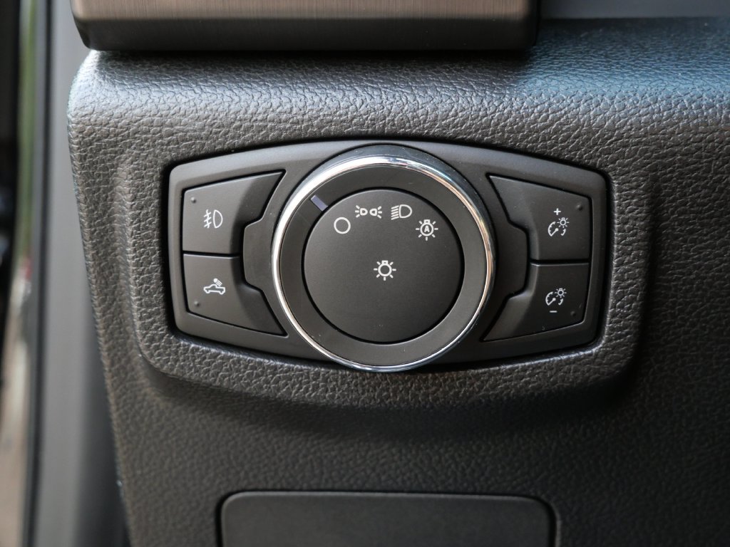 Used 2016 Black Ford Limited image 23