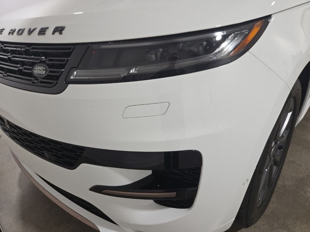 Used 2025 Fuji White Land Rover Dynamic SE image 26