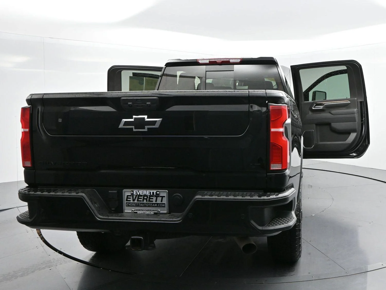 Used 2026 Black Chevrolet LT image 41