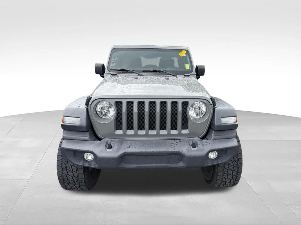 Used 2018 Gray Jeep Unlimited Sport image 3