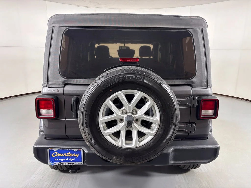 Used 2023 Gray Jeep Sport S image 7