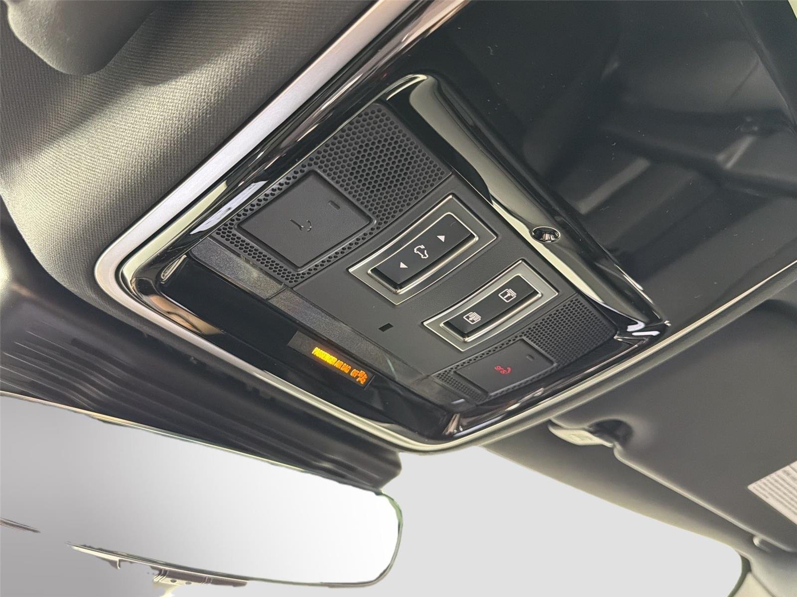 New 2026 Fuji White LAND ROVER Dynamic SE image 19