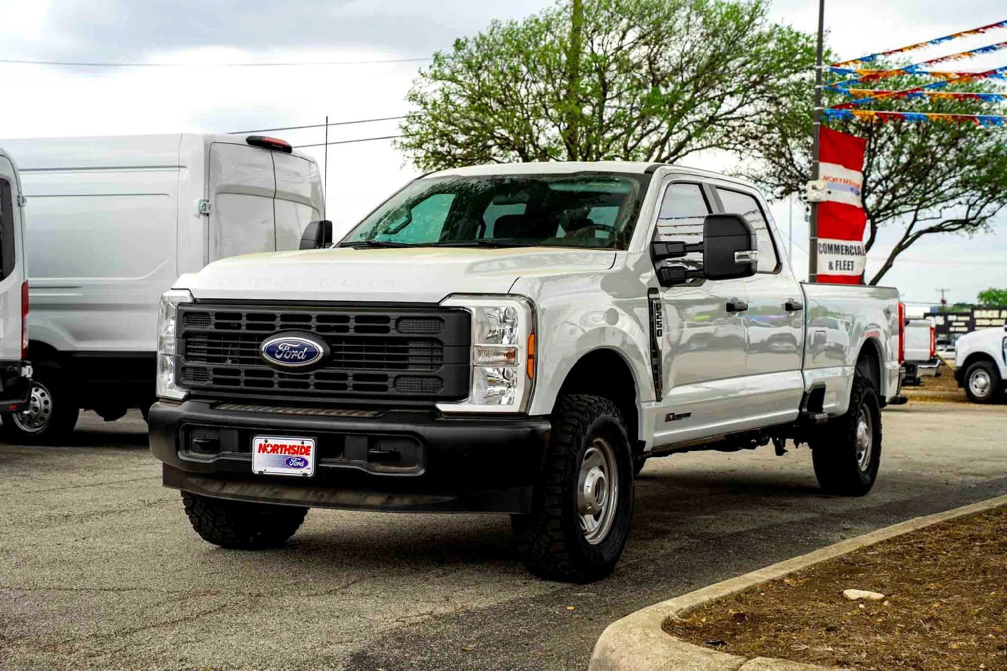 New 2026 Oxford White Ford XL image 7